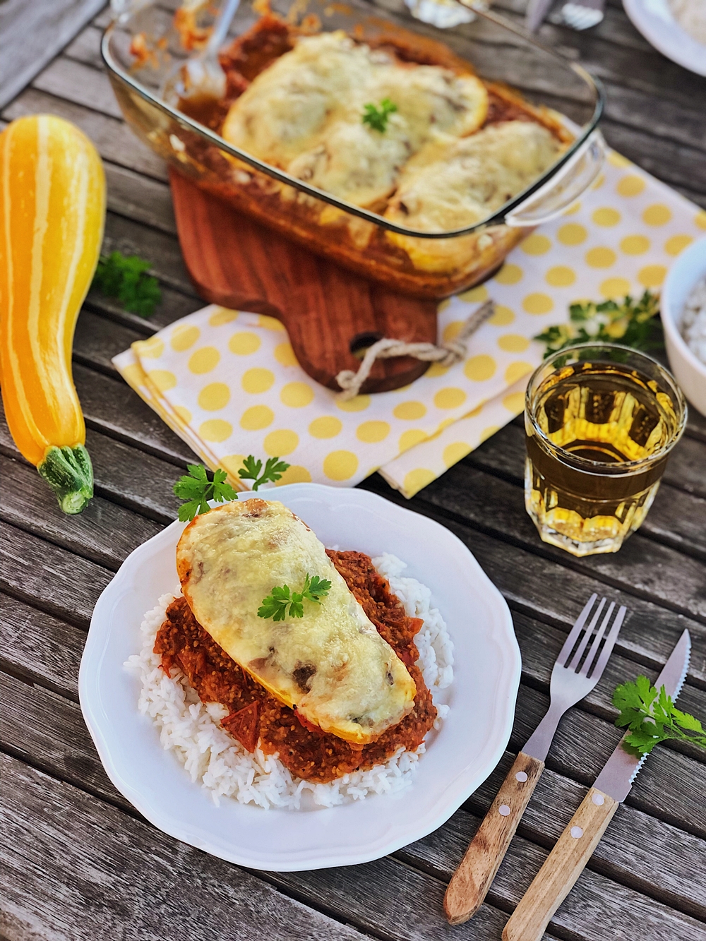 gefüllte Zucchini mit Hackfleisch und Käse - Fashion Kitchen