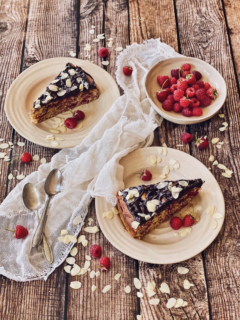 Himbeer-Mandelkuchen mit Schokoladen-Ganache - Fashion Kitchen